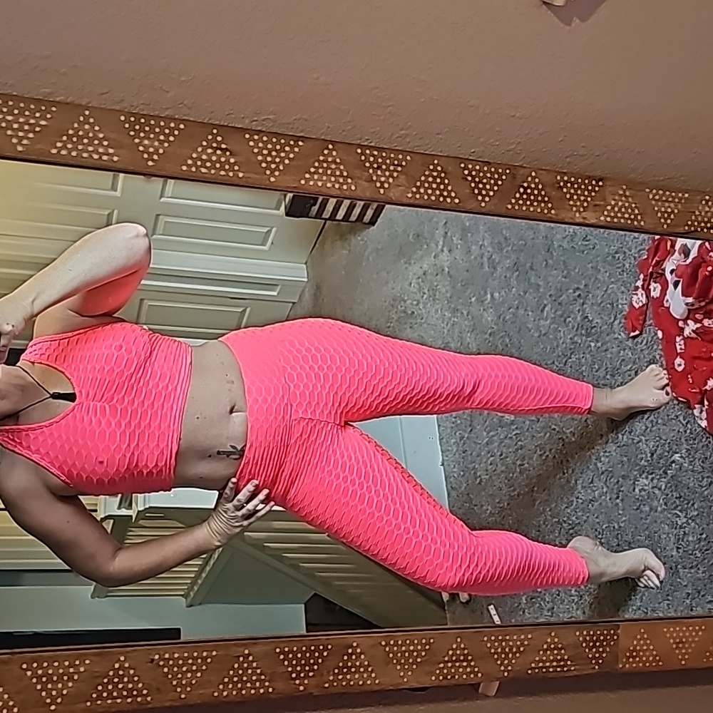STUNNING HOT PINK HOT KISS WORKOUT SET